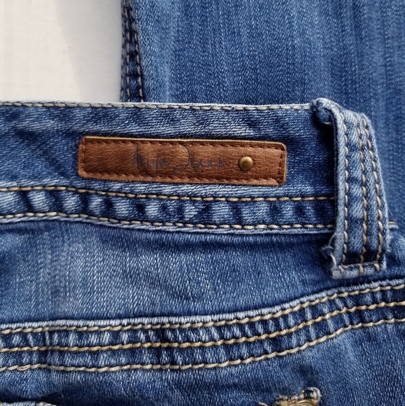 Ariya Bootcut Embellished Pockets Blue Jeans Size 7/8 - Picture 7 of 9
